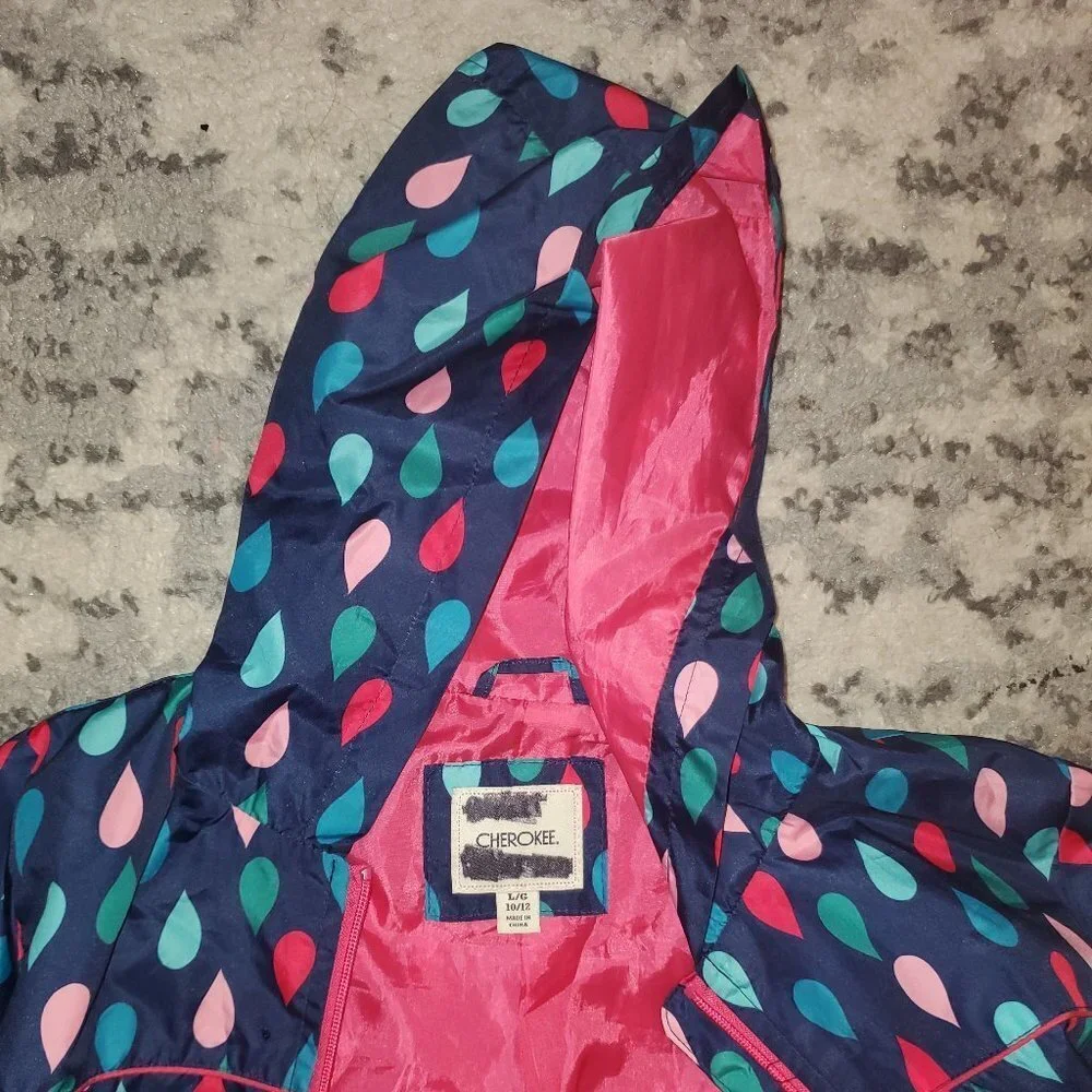 Cherokee Girls Raincoat || Large || GUC